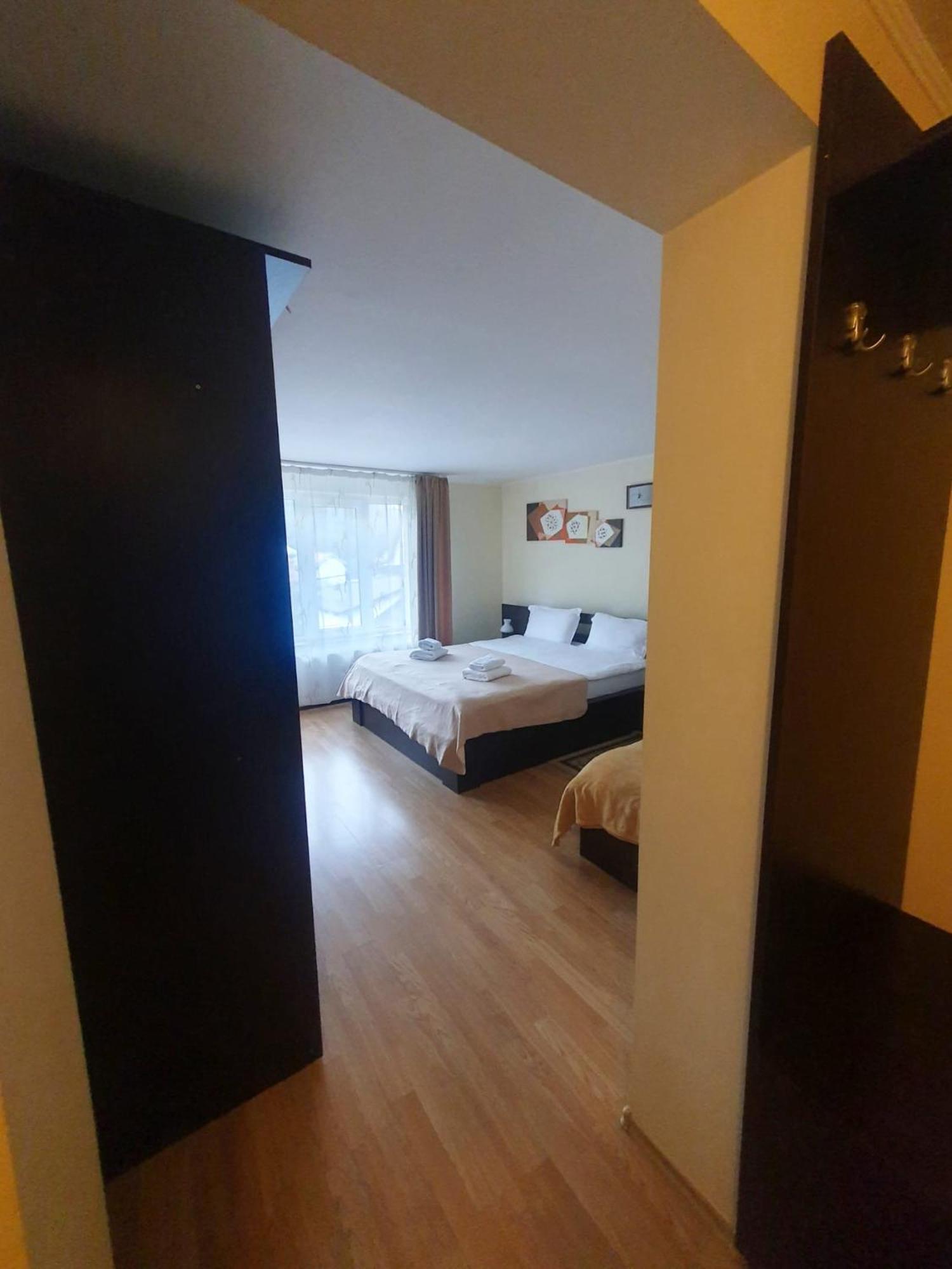 Pensiunea Caprioara Buşteni Extérieur photo