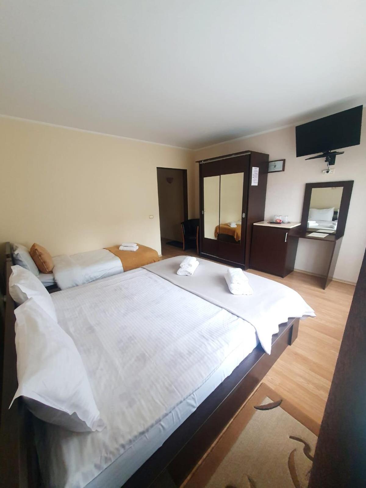 Pensiunea Caprioara Buşteni Extérieur photo